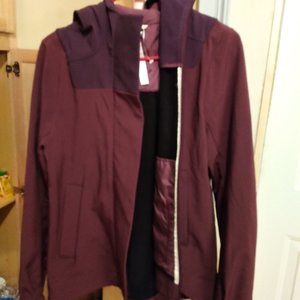 LULULEMON ATHLETICA ZINFANDEL SOFT SHELL JACKET..